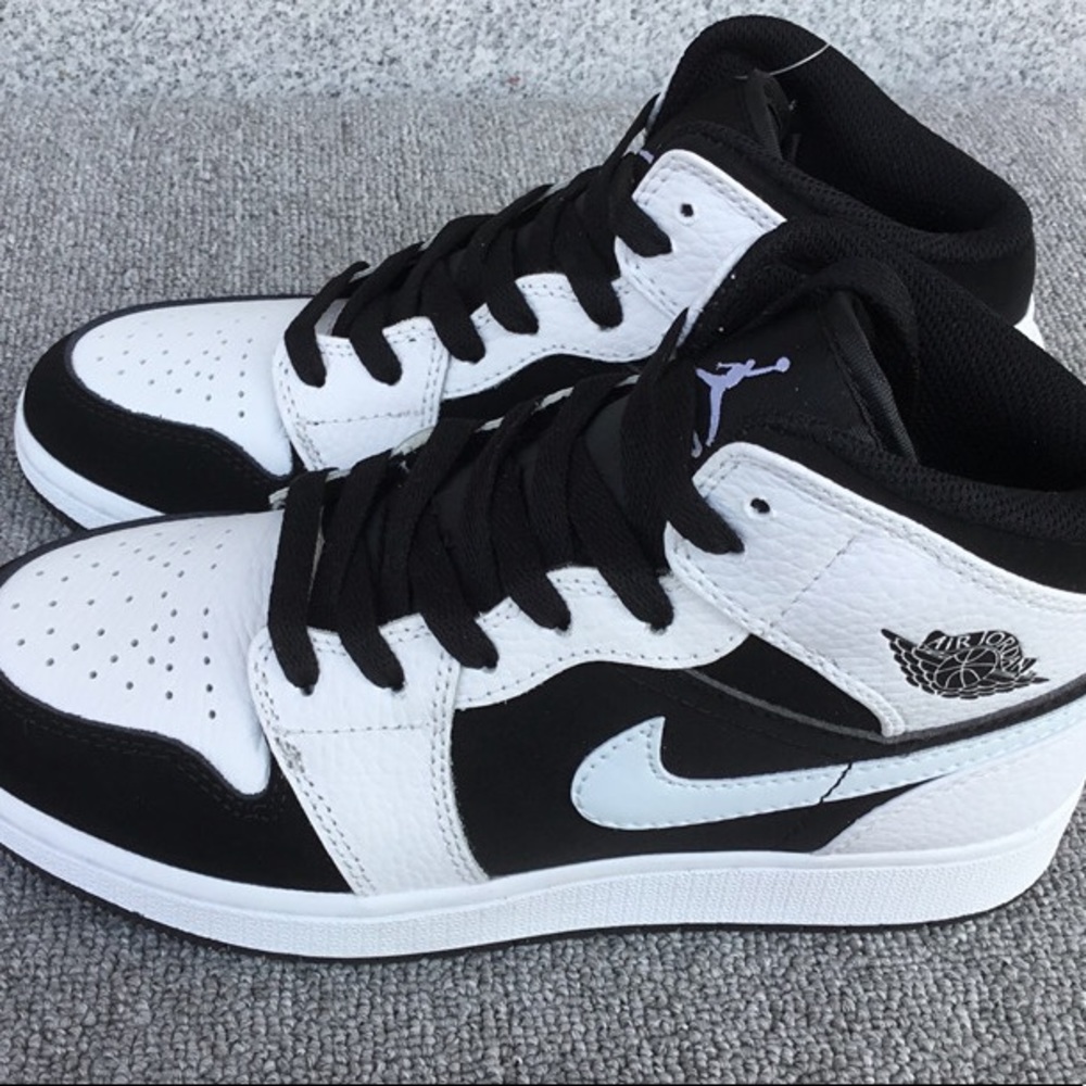 Jordan 1 Mid White Black - Picture 1 of 10